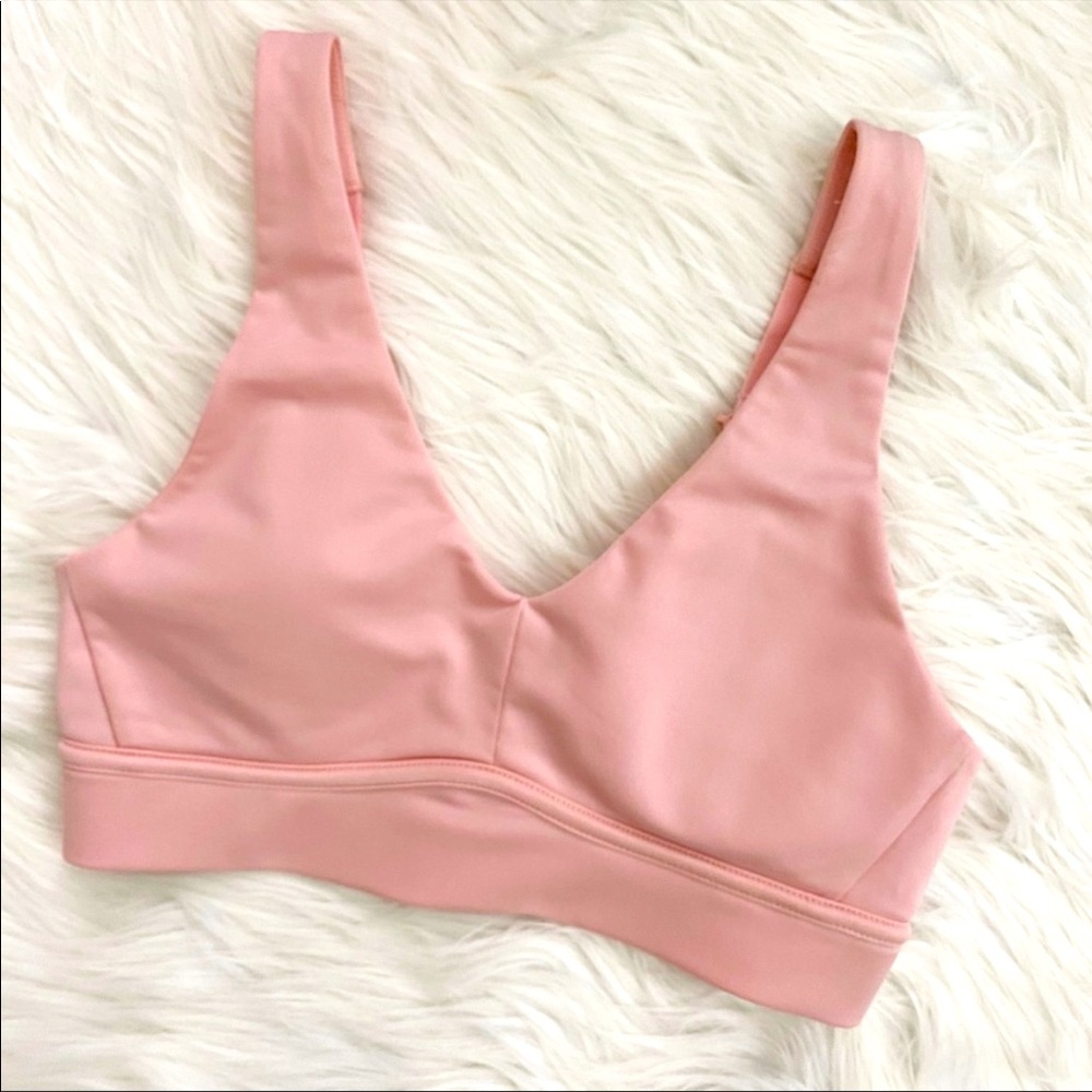 🔥SALE🔥 LIKE NEW FABLETICS SOFT PINK SPORT BRA XS